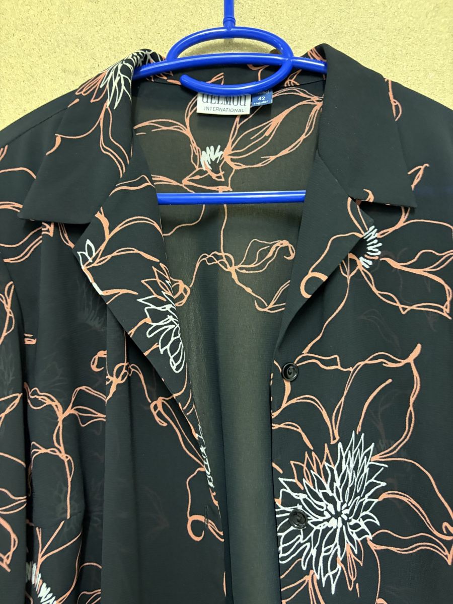 Blusen: Bluse mit Jacke  Blumenmuster Schwarz Grösse 42 – Neu (gemäss Beschreibung) aus Erlenbach ZH von Ritschly 4