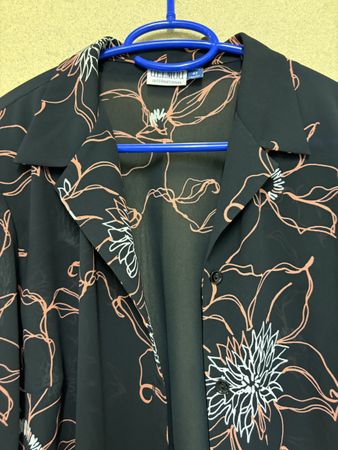 sehr schöne Kombination Bluse mit Jacke  Grösse 42