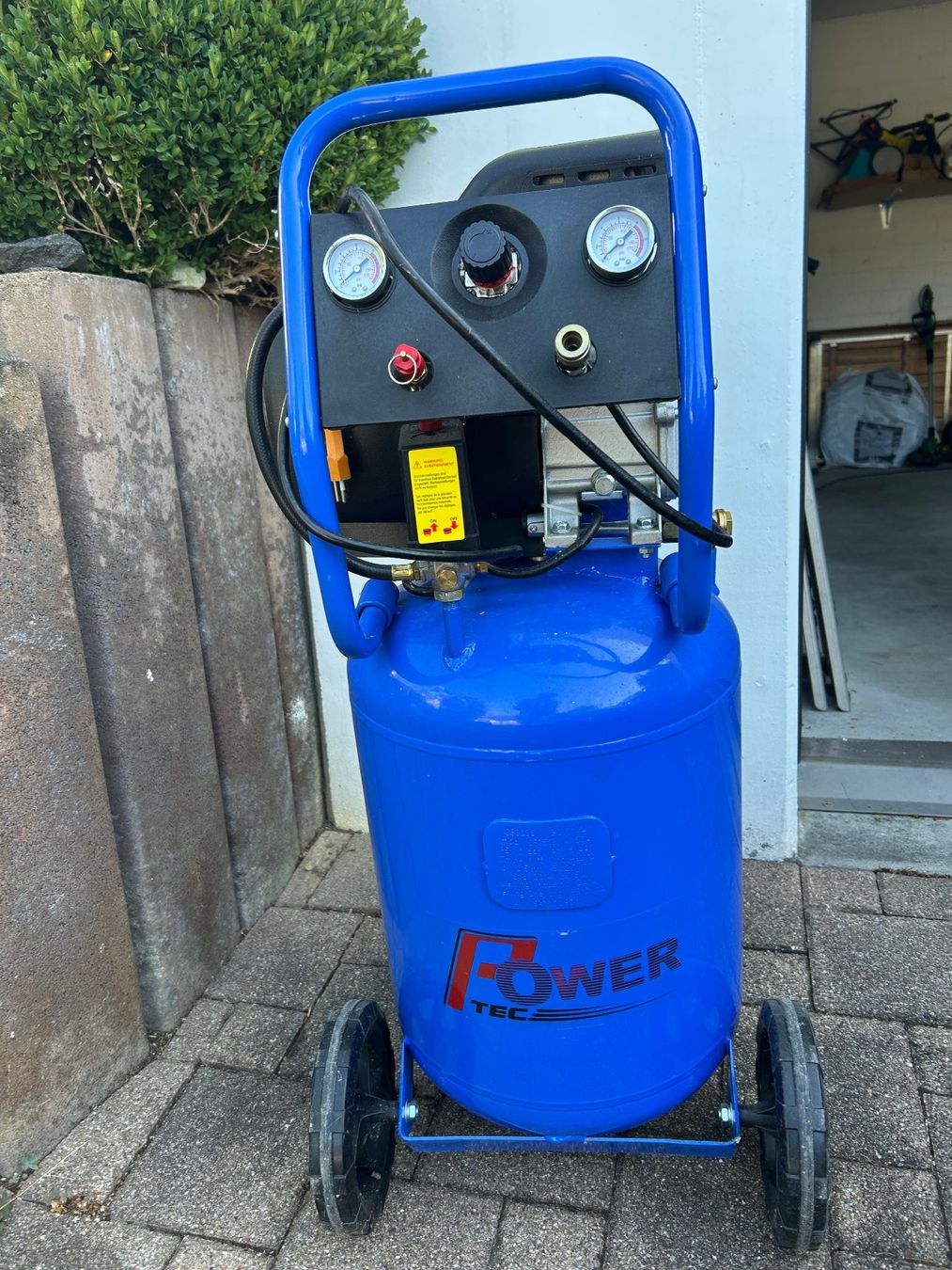 Compresseurs: Druckluftkompressor – D'occasion à Gelterkinden par 2cv