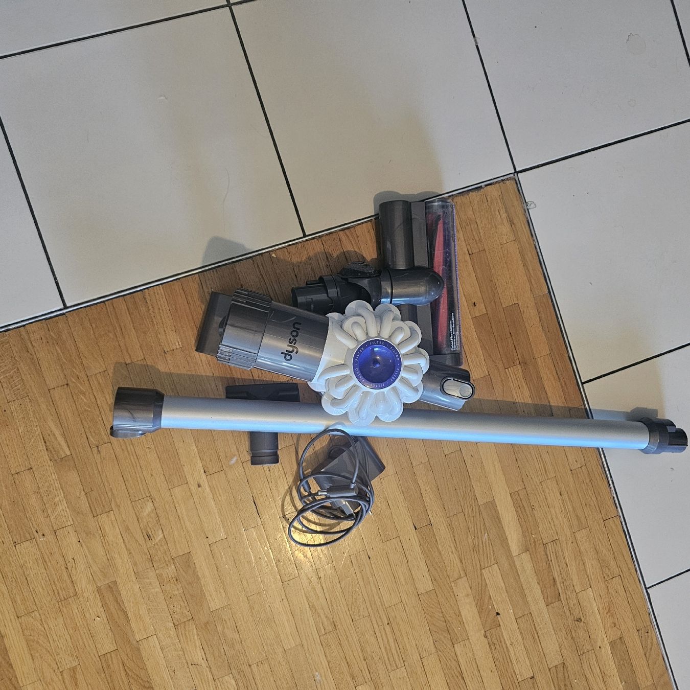Dyson Staubsauger & Zubehör: Dyson v6 – Gebraucht aus Plan les ouates von Braun_charly 1