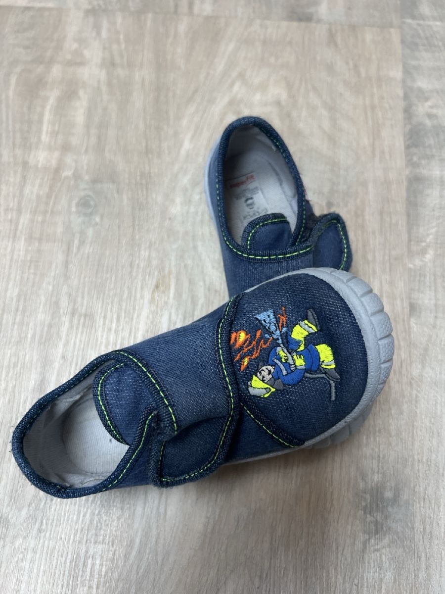 Elefanten Scarpe per ragazzi: Kinder Hausschuhe 27 – Usato da Bachenbülach venduto da Dana_Ondrasik 1
