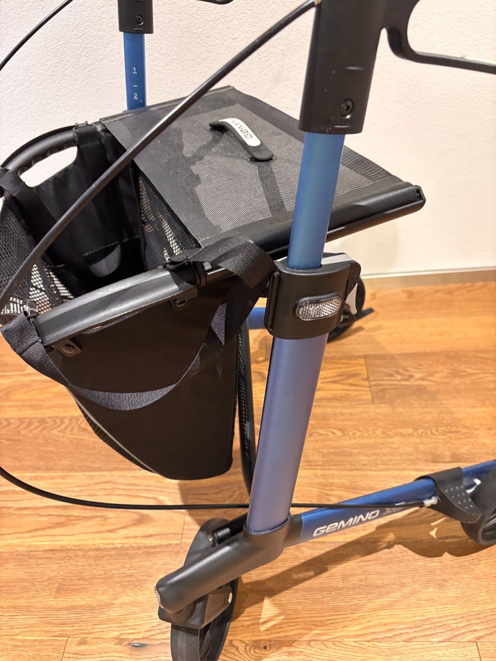 Ausili per la deambulazione: Rollator Gemino 30 (saphire-blau) – Usato da Nottwil venduto da Curt_Wedd 1