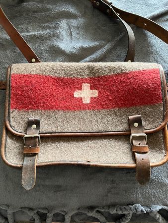 Kulttasche aus Schweizer Armee-Wolldecke