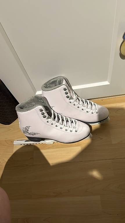 Damenschuhe: Zu verkaufen  – Neu und originalverpackt aus Niederbipp von Alexexandra 2