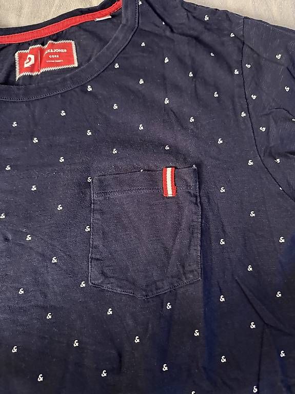 T-shirts: Jack & Jones T-Shirt dunkelblau mit Muster – D'occasion à Wädenswil par dom_pz5d 1