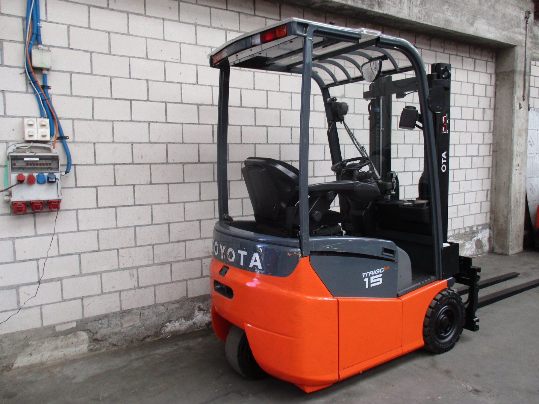 Toyota Carrelli elevatori e a forche: STAPLER TOYOTA 7FBEST 15 ELEKTRO GABELSTAPLER – Usato da Seon venduto da zomahandel 4