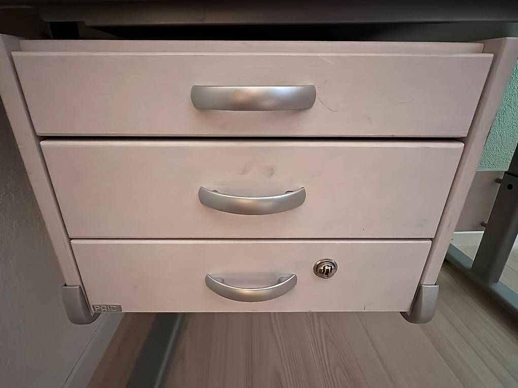 Schreibtische: Jugendschreibtisch – Gebraucht aus Münchenbuchsee von carrodano 1