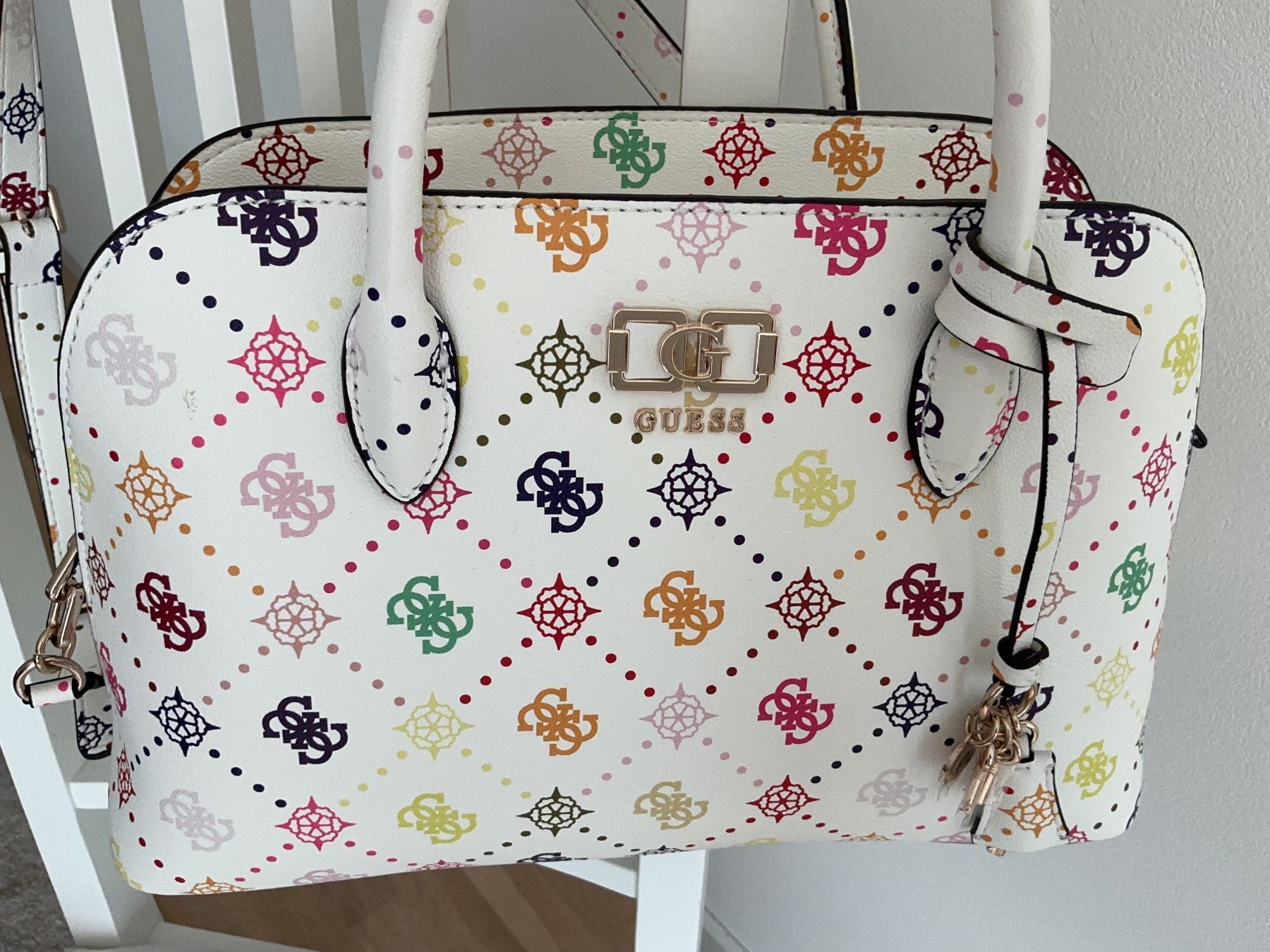 Guess Borse da donna: Guess Tasche wunderschön neu – Nuovo (secondo la descrizione) da Rudolfstetten venduto da Foxj 1
