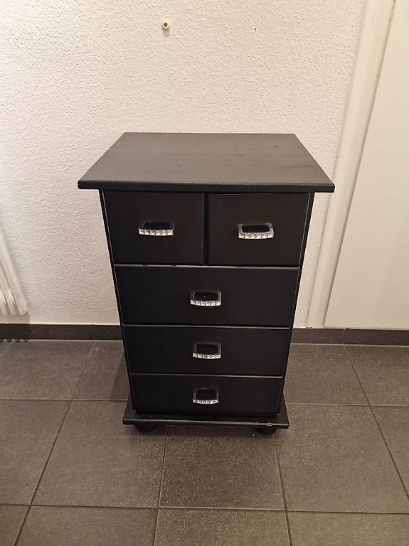 Commodes: Joli commode en bois – D'occasion à Vouvry par Cris.cordeiro 1