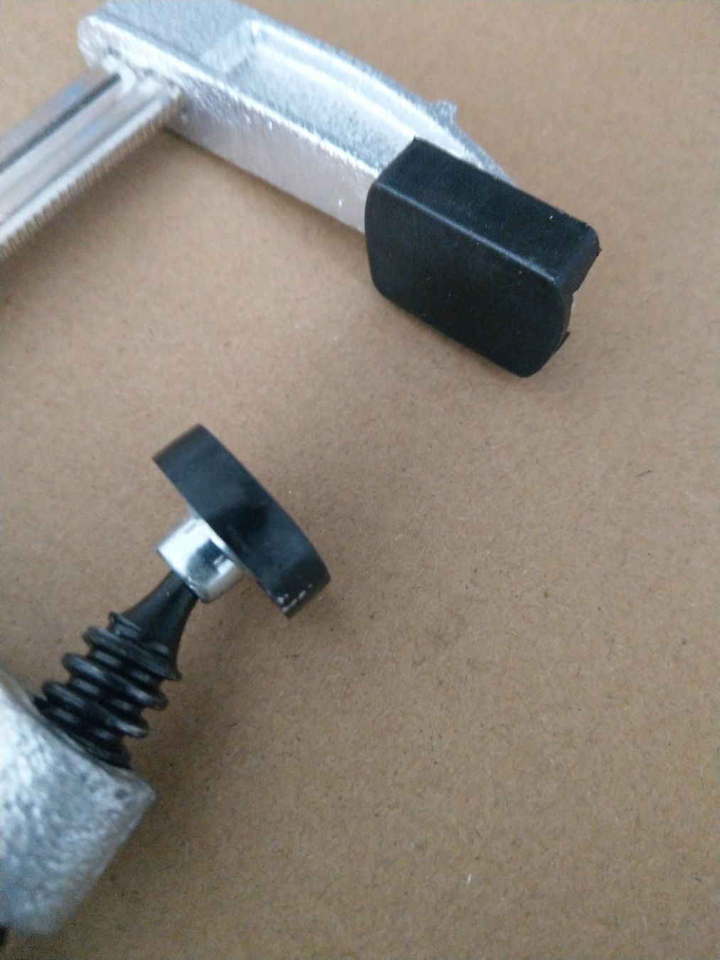 Tutti gli attrezzi: Serre-joint / pince à vis, 50x150 – Nuovo e nell'imballaggio originale da Neyruz FR venduto da Akaraion-KFT 2