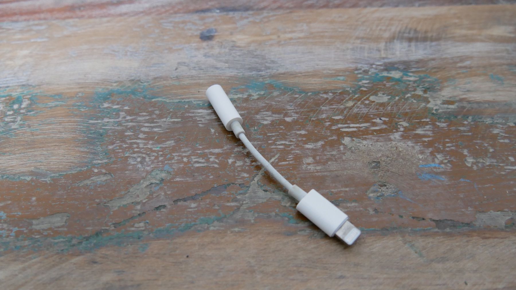 Apple Laufwerke & Adapter: Apple Adapter Lightning auf 3,5mm Kopfhörer iPhone – Neu (gemäss Beschreibung) aus Zürich von julia_vina