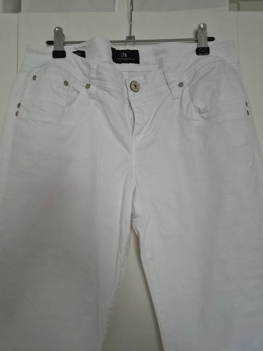 Jeans: Jeans blanc maque LTB – Usato da Lausanne venduto da leroyaumedereven 1
