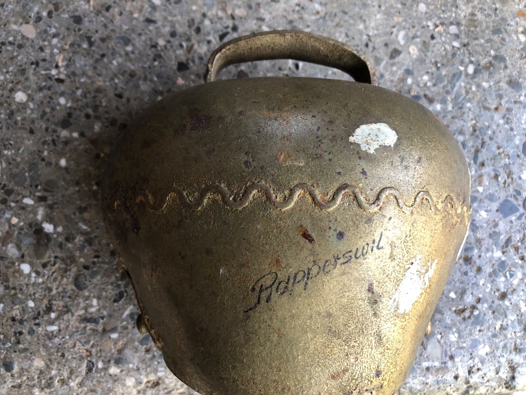 Glocken & Treicheln: Rustikale kleine Kuhglocke "Rapperswil" – Gebraucht aus Schübelbach von Dolly990_2 3