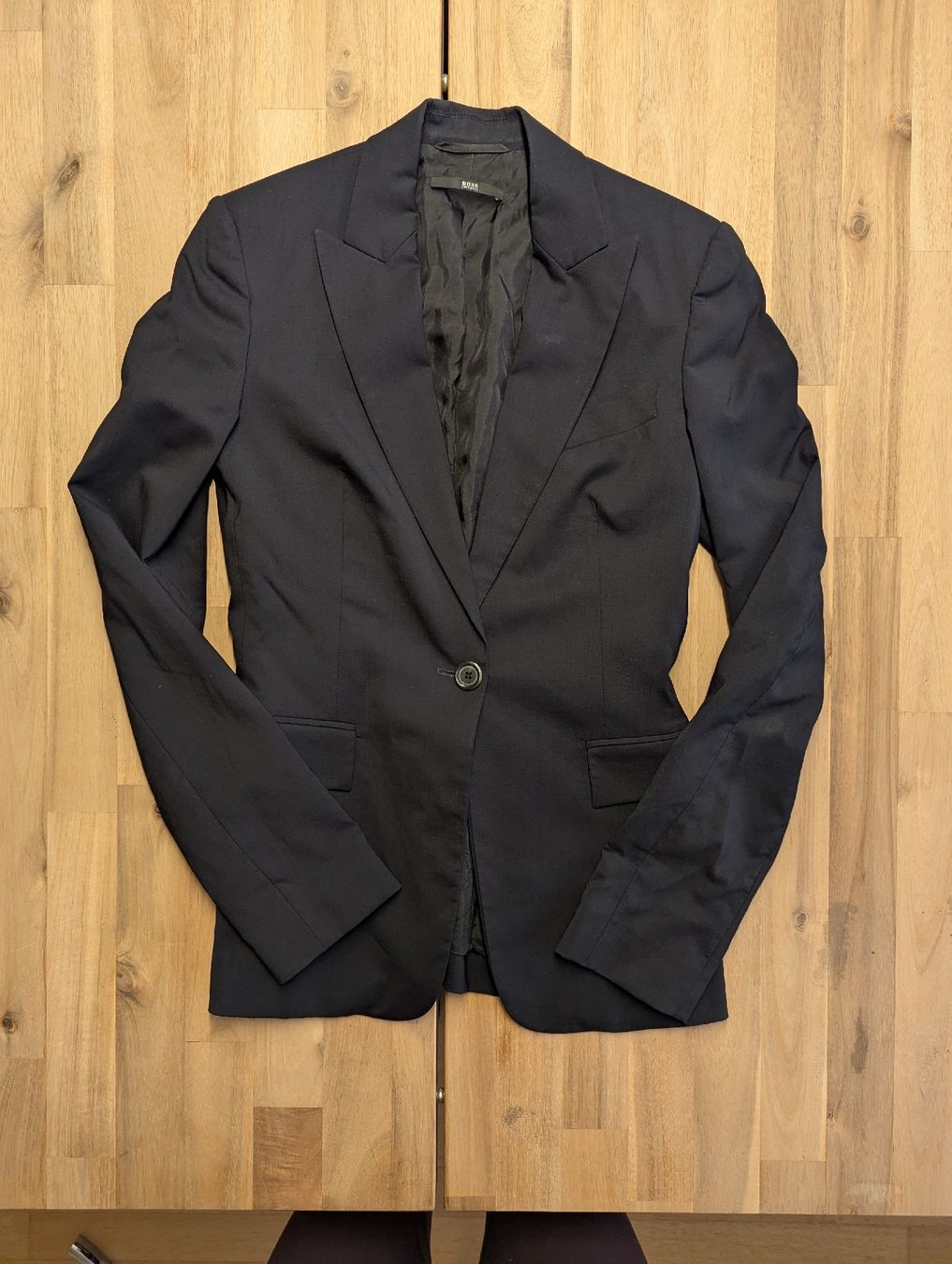 Hugo Boss Completi & Tailleur: blauer Blazer von Hugo Boss – Nuovo (secondo la descrizione) da Winterthur venduto da cinmyr