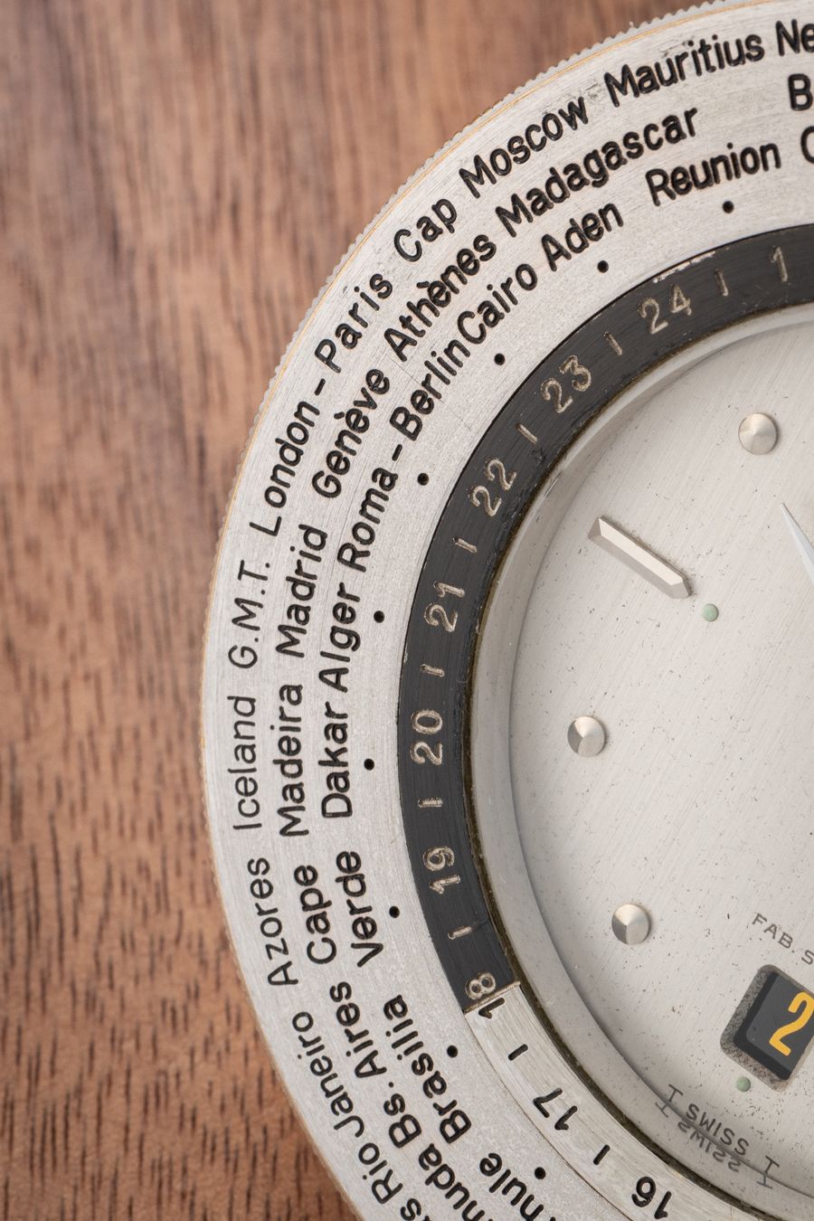 Hermès Orologi: Very Rare - HERMÉS Paris - World Time Table Clock with Case – Usato da Zürich venduto da KE-Sales 4