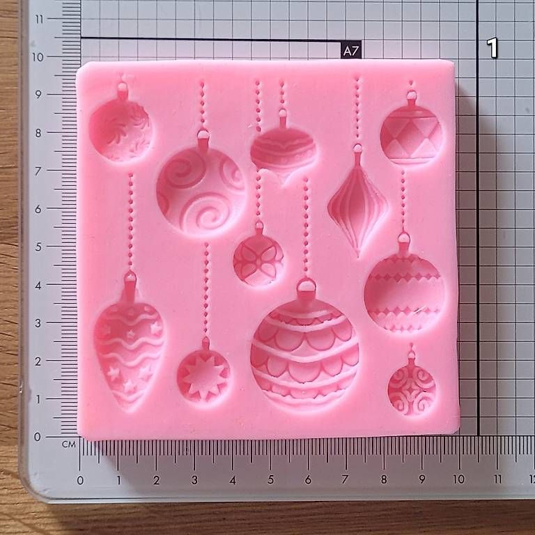 Kit bricolage: Silikonform Weihnachtskugeln – Usato da Heimberg venduto da cards_by_isa
