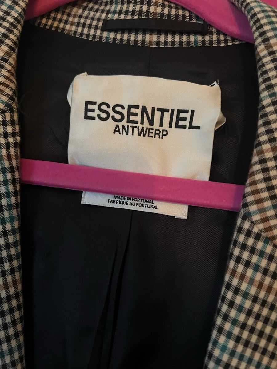 Essentiel Antwerp Jacken: Essentiel Antwerp Blazer Gr. 40 – Gebraucht aus Zürich von dreimalacht 2
