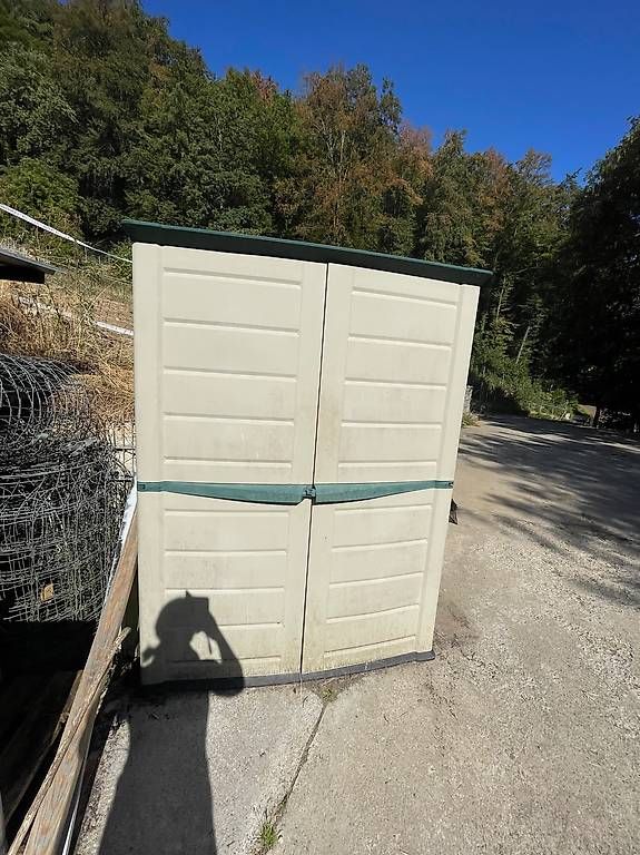 Schränke: 2 Gartenschränke gratis abzugeben – Gebraucht aus Buus von pau_98p8