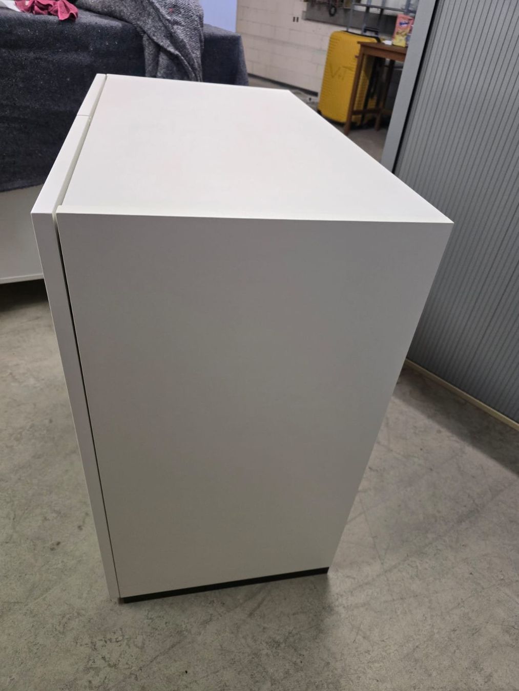 Cassettiere: Modernes Designer-Sideboard in Weiß & Grau – Usato da Trimbach venduto da pink_goofy_73 3