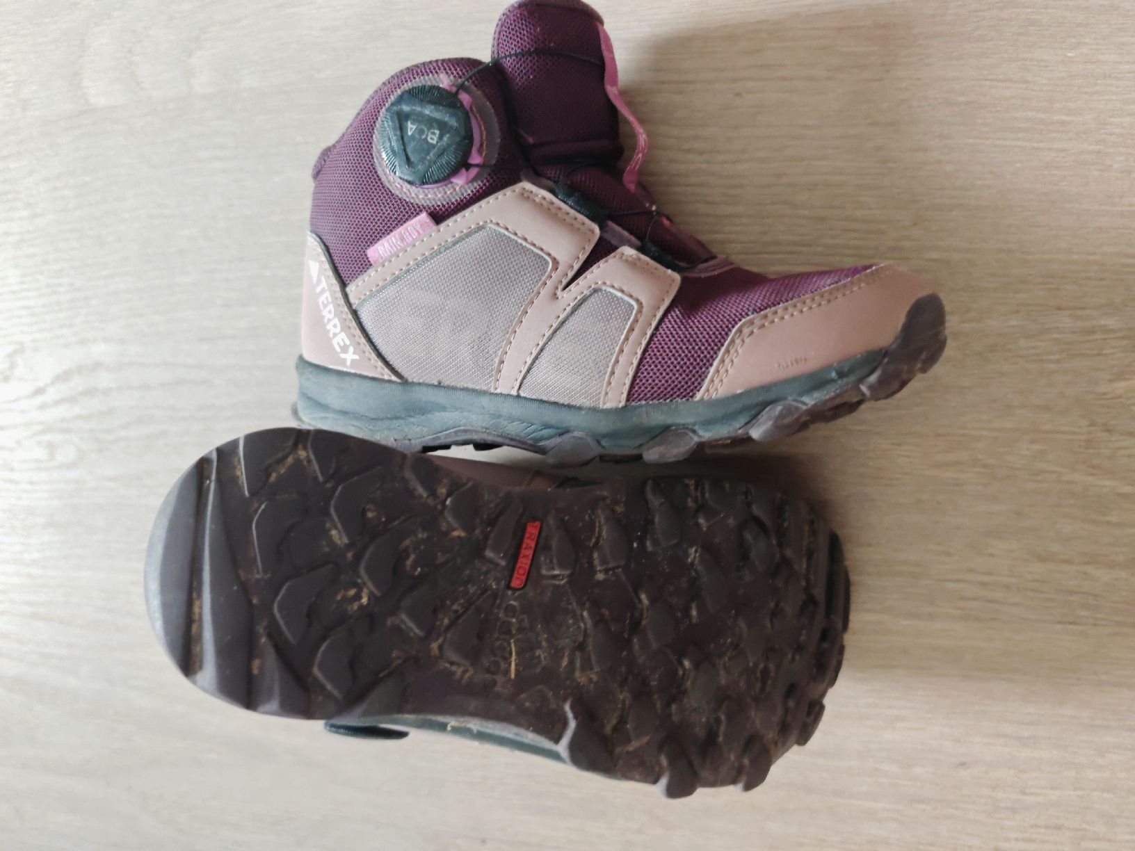 Adidas Scarpe per ragazzi: Adidas Terrex Mid RAIN.RDY Wanderschuhe Kinder Gr.30 – Usato da Uster venduto da ang_9wv7 1