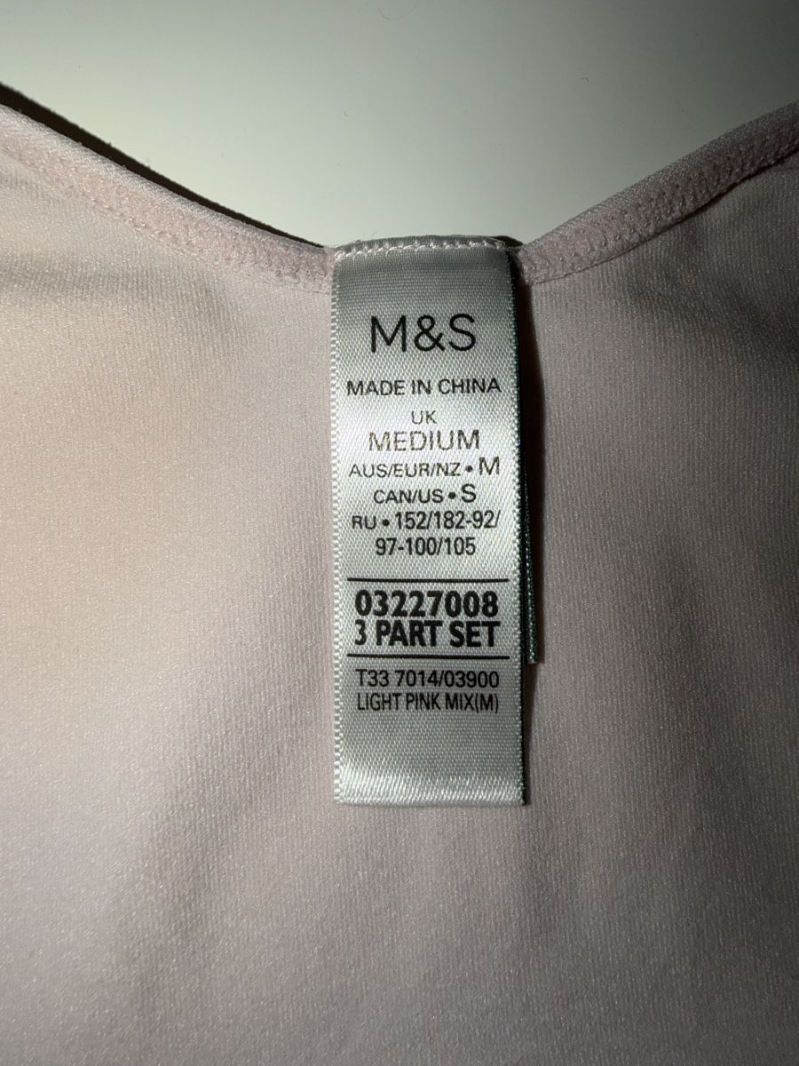 Sonstige Unterwäsche: Brassières 9 pièces M – Gebraucht aus Cologny von PEACEANDLOVE 5