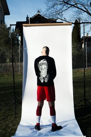 back to hässig pt. 4 longsleeve