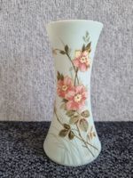 Vintage Vase mit rosa Blumenmuster (Überfangglas)