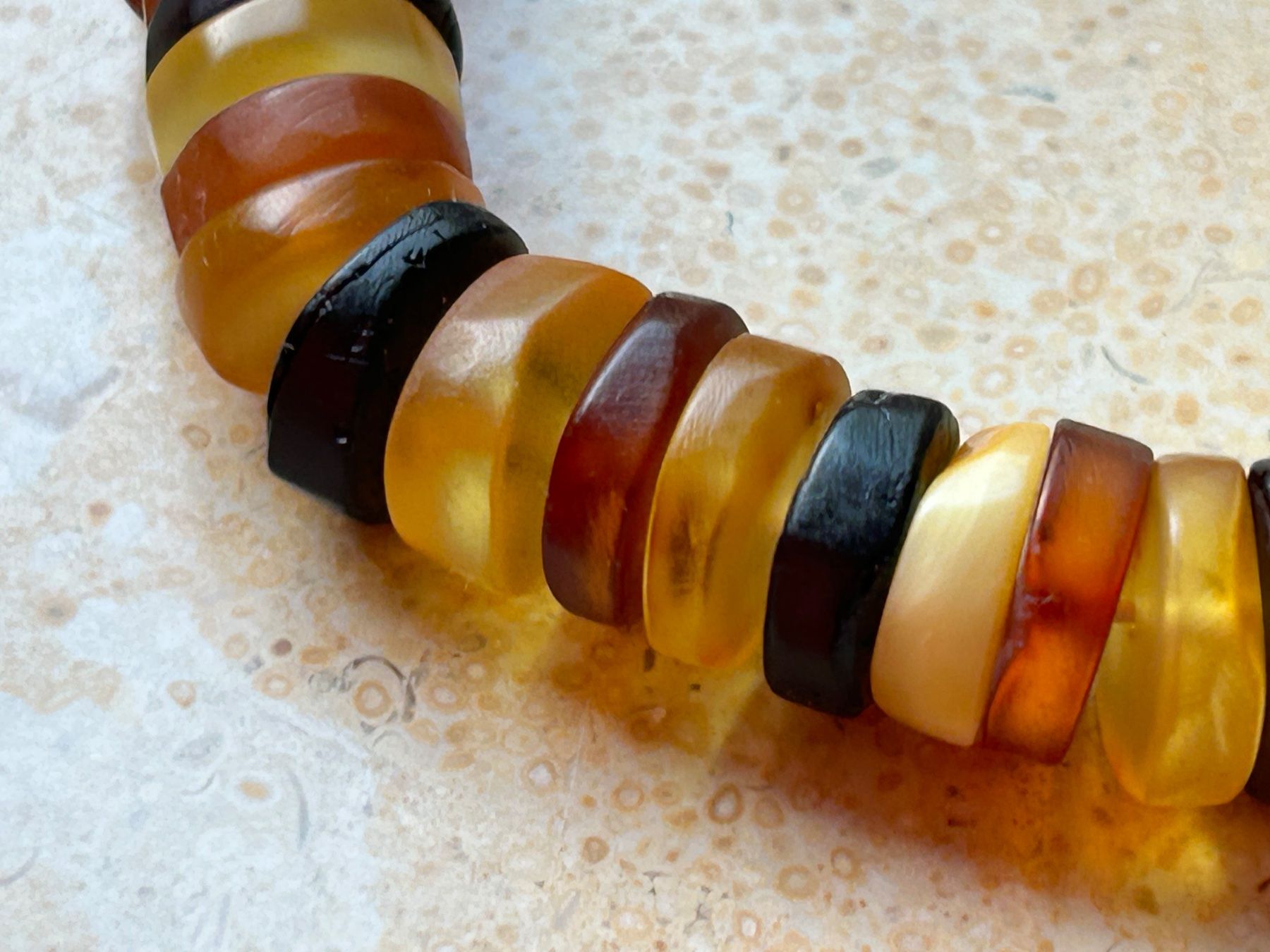 Bracciali & Braccialetti: Männerarmband Bernstein 4 Farbig massiv – Nuovo e nell'imballaggio originale da Dittingen venduto da Bijoubelle 1