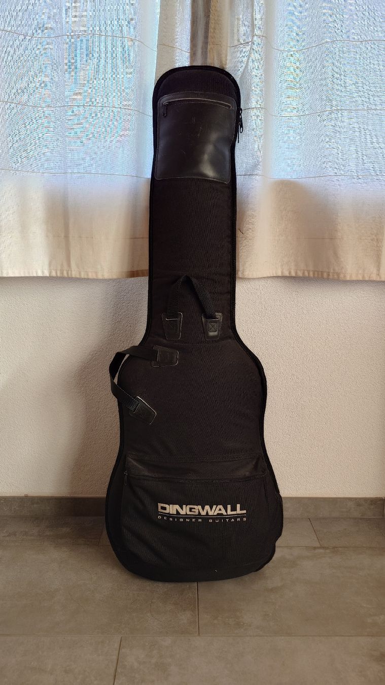 Musikinstrumente: Basse 5 cordes LTD B-55 – Gebraucht aus Flanthey von North_altitude 6