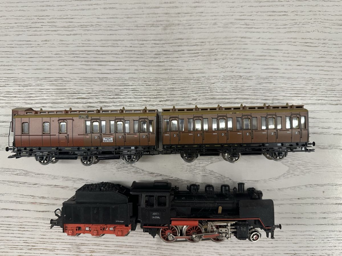 Märklin Modelleisenbahnen: Märklin 3003 4208 DB BR 24 Personenzug – Gebraucht aus Lupsingen von New-Haven 3