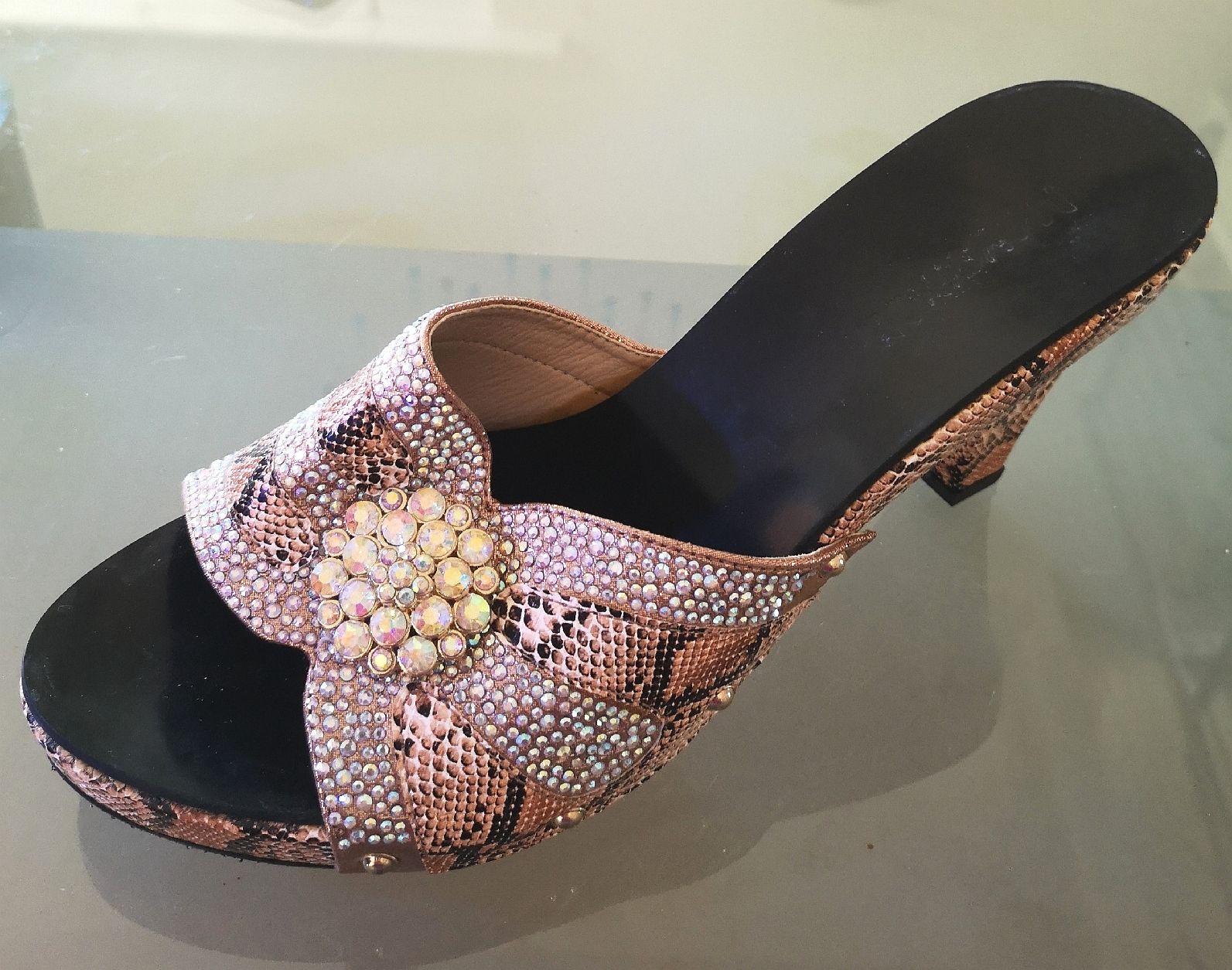Scarpe da donna: modische Sommerschuhe Gr. 40 - Spendenaktion – Nuovo (secondo la descrizione) da Unterkulm venduto da Beljasch 1