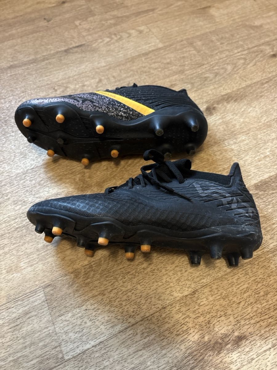 Scarpe per ragazzi: Fussball Schuh Grösse EU 40 – Usato da Neuenegg venduto da recob 2