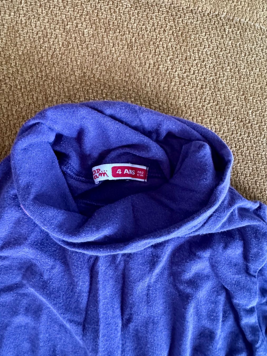 Pullover & Sweatshirts: Rollkragenpullover violett 4j – Gebraucht aus Biel/Bienne von linette78 1