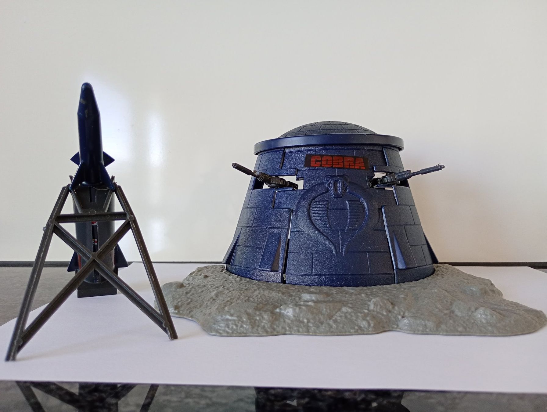 Hasbro Giocattoli: G.I. Joe Cobra Bunker mit Rakete 1985 – Usato da Möriken AG venduto da Vellas