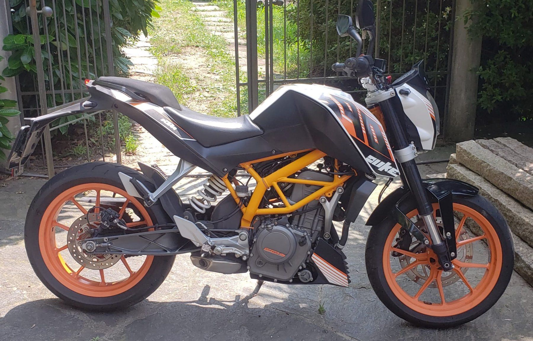 KTM Strasse: KTM DUKE 390 – Defekt aus Ronchini / Aurigeno von Giggu1
