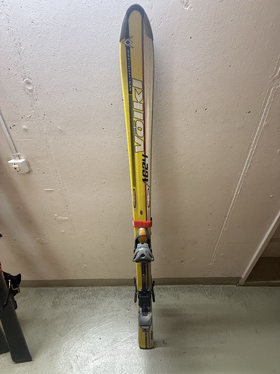 Völkl Sci: Völkl skis 158cm used condition – Usato da Zürich venduto da CottleGuitar