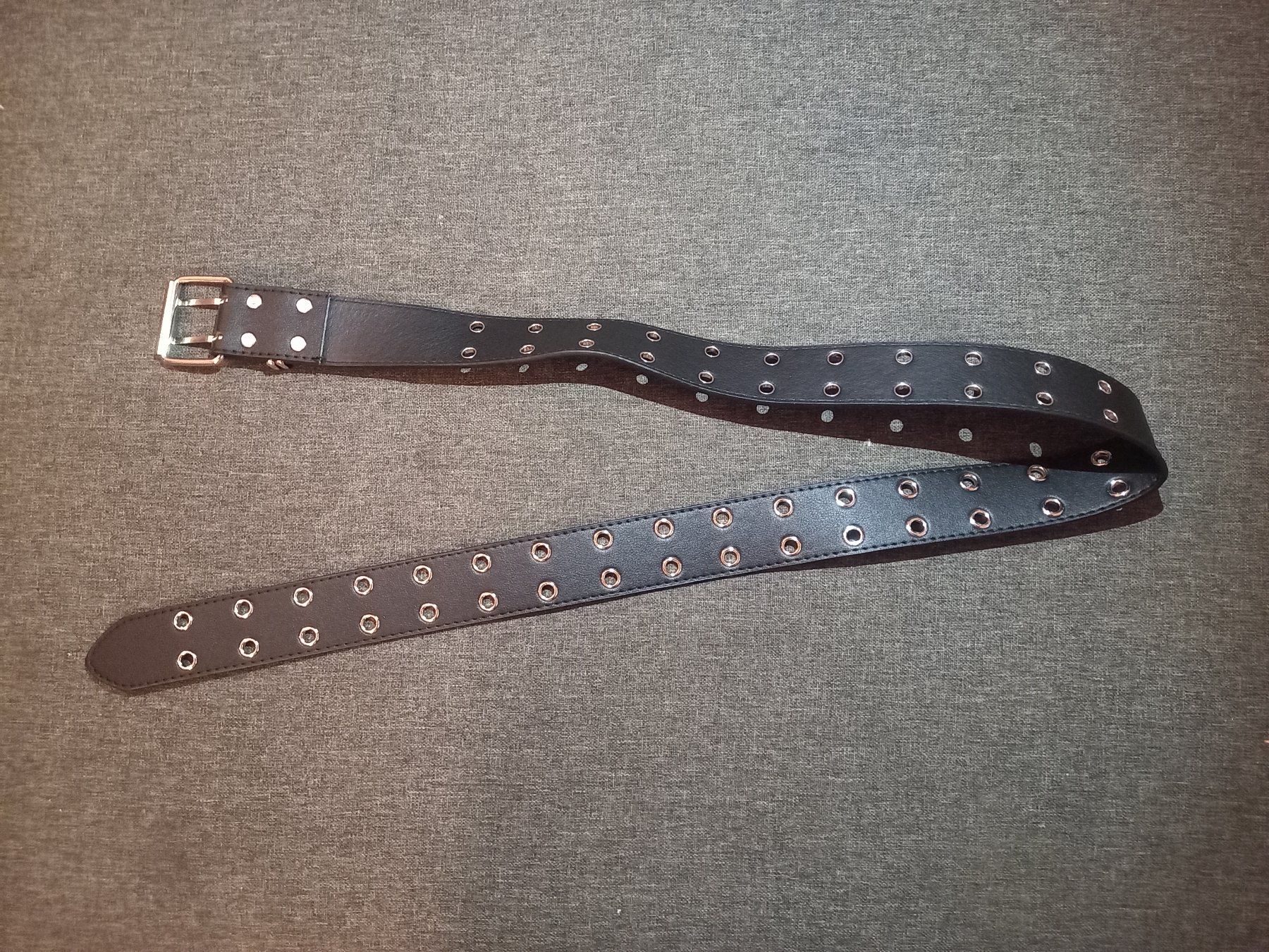 Cinture: Schwarzer Gürtel mit Doppelloch Punk – Nuovo e nell'imballaggio originale da Lausanne venduto da FASHION-WORLD-SHOP