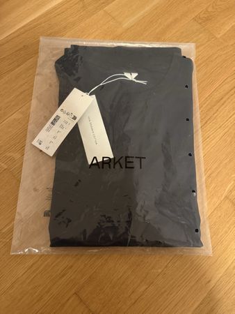 ARKET T-Shirt aus 100% Bio-Baumwolle, Neu/Originalverpackt