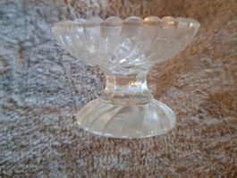 Antikes, zauberhaftes Pressglas-Sockelschälchen,Puppenhaus