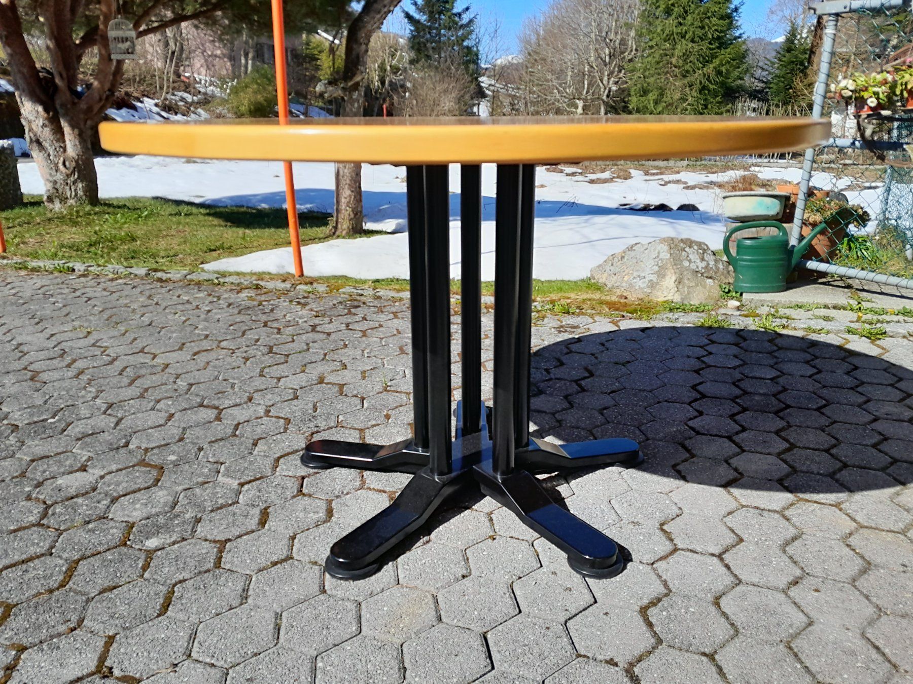 Tables: Tisch rund 120 cm mit 4 Stühlen – D'occasion à Wildhaus par Brunphil 1