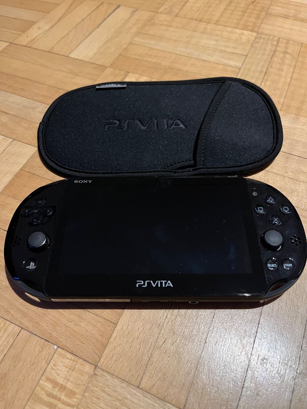 Sony Console: PS Vita Konsole – Usato da Basel venduto da Ruemli17