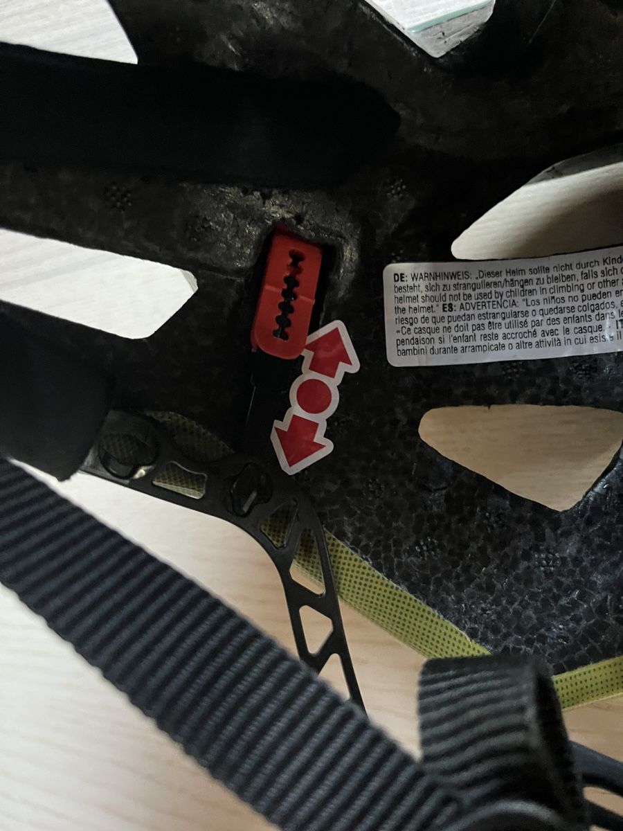 Uvex Caschi: Uvex Velohelm – Usato da Bern venduto da fel_r5br 5