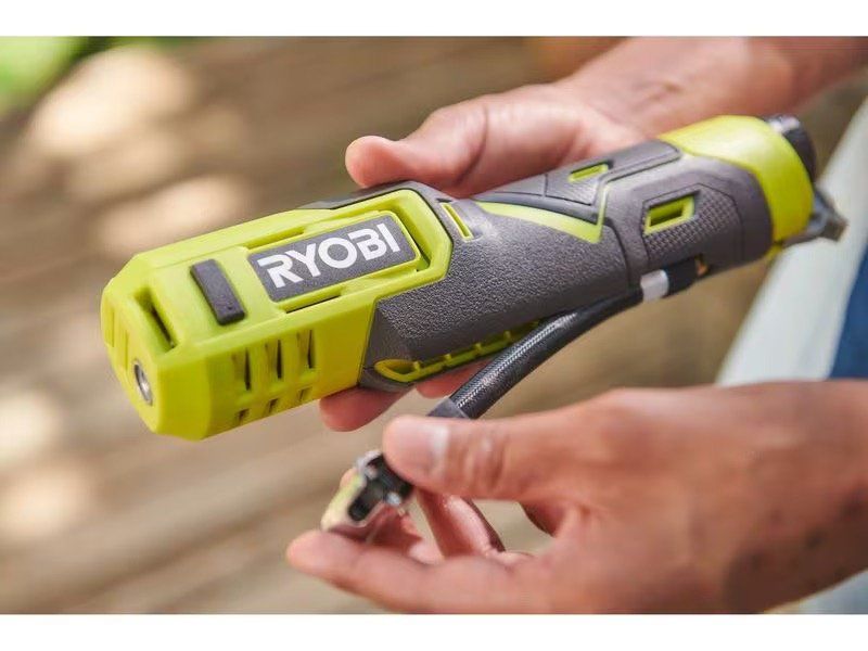 Ryobi Compresseurs: Akku-Kompressor Mini 4 V USB RI4-120G – D'occasion à Küsnacht ZH par adam_s 1