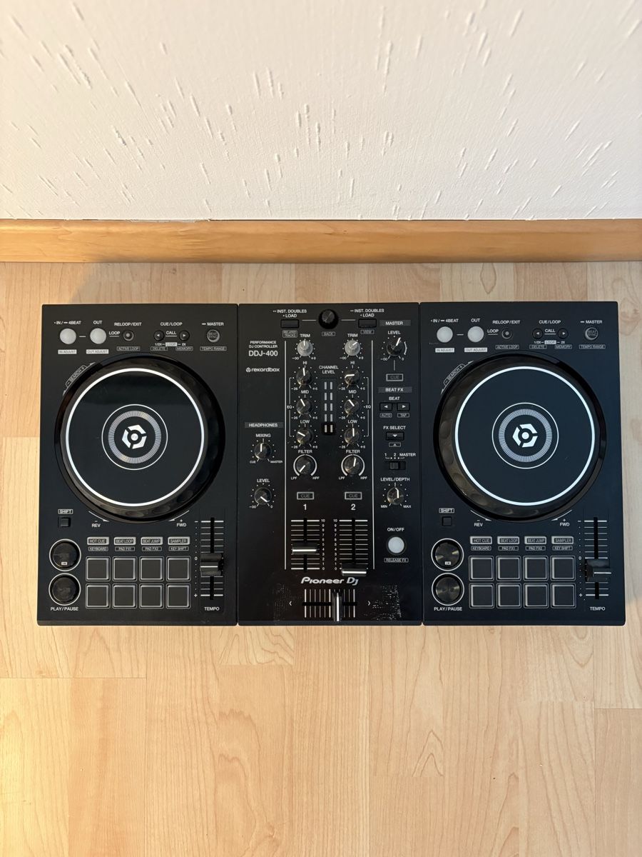 Pioneer Console di mixaggio: Pioneer DDJ 400 – Usato da Zürich venduto da Dondolor 1