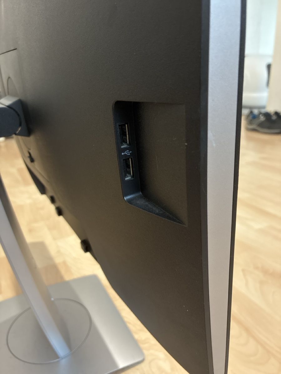Monitor: HP Elite Display E232 – Usato da Aeschlen b. Oberdiessbach venduto da Simba98 4