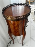 Ovales Intarsien Beistellschränkchen Louis XV Stil Messi