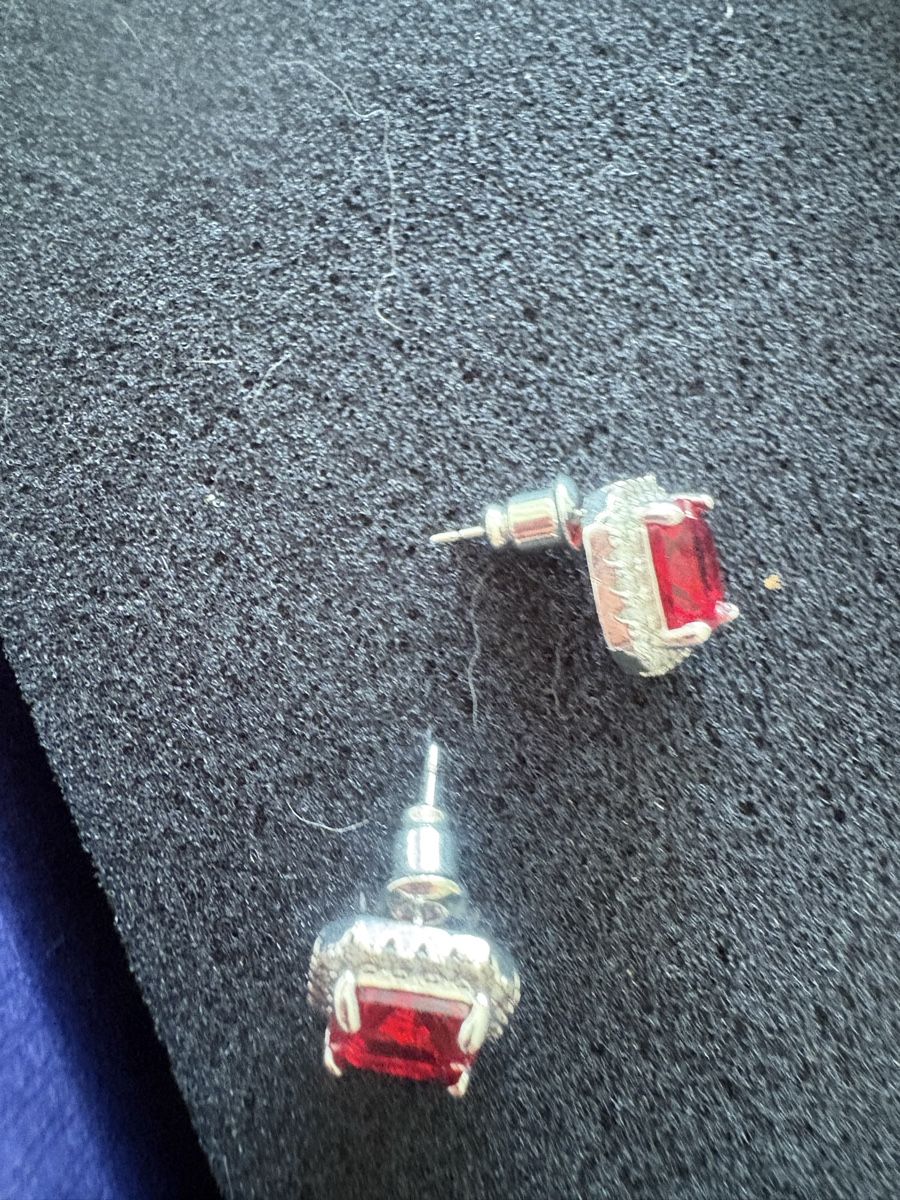 Ohrringe & -stecker: Roter funkelnder Ohrstecker  – Neu (gemäss Beschreibung) aus Obbürgen von bugi6868 2