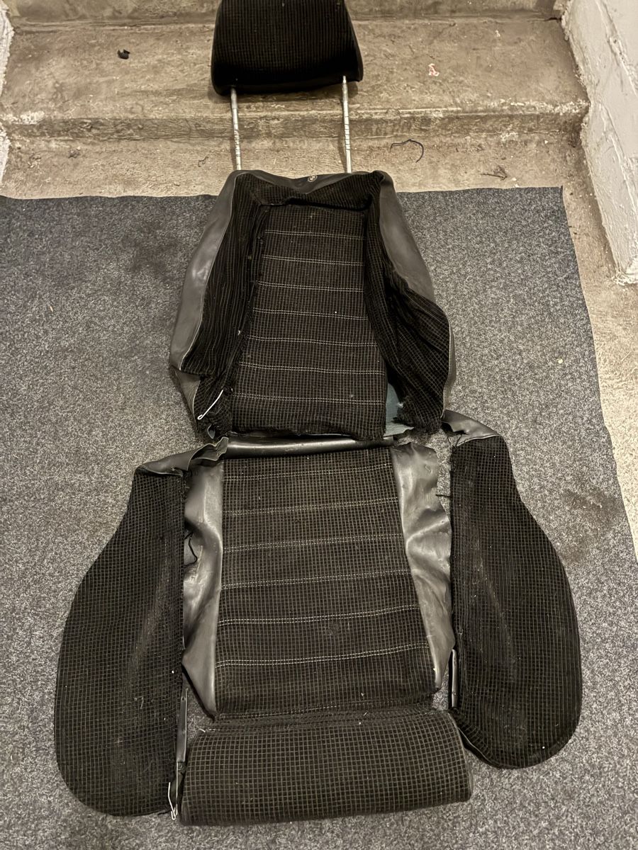 BMW Accessori per altri veicoli: E21-2002 Recaro sitzpolster – Usato da Grenchen venduto da Netii10