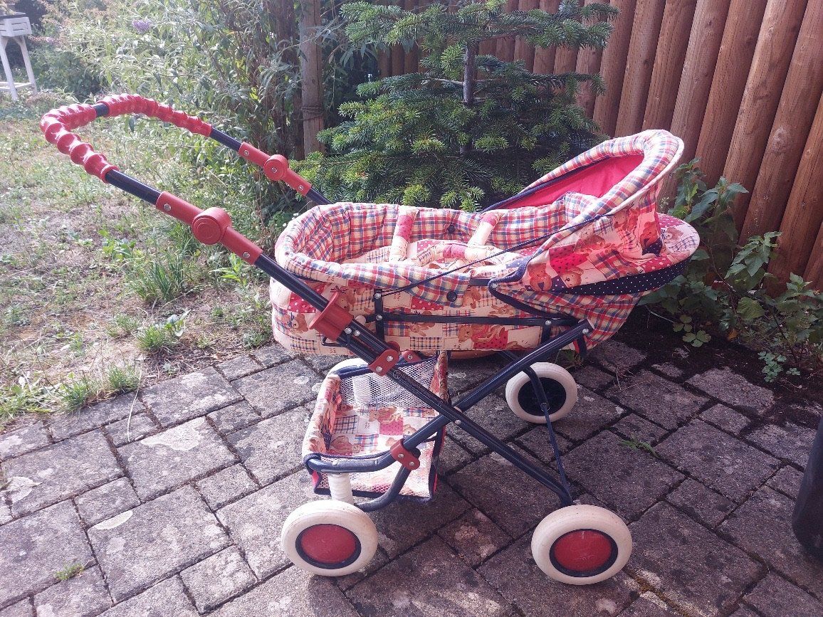 Puppenwagen: Puppenwagen Chic 2000 – Neu (gemäss Beschreibung) aus Beringen von Germaine59