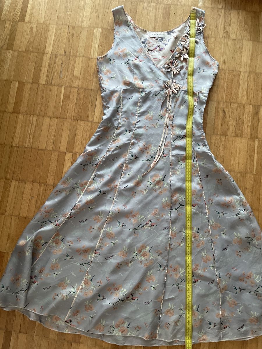 Essentiel Antwerp Robes: ESSENTIEL ANTWERP double sided Silk Size 36 – D'occasion à Neuchatel par shi_9fzw 6